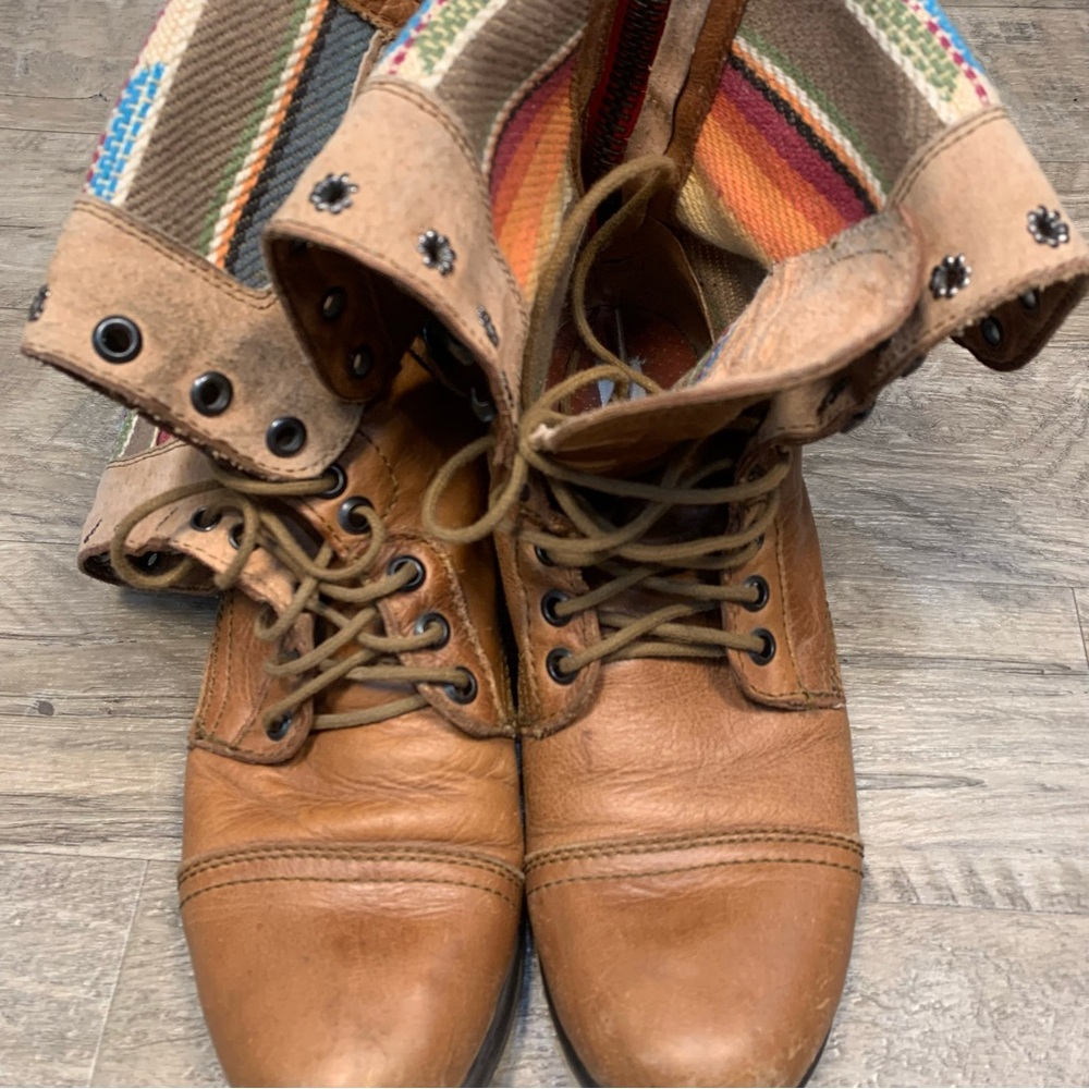 Steve Madden Camarro Mexico Western Fold Over Aztec Lace Up Combat Boots Tan - Picture 9 of 14